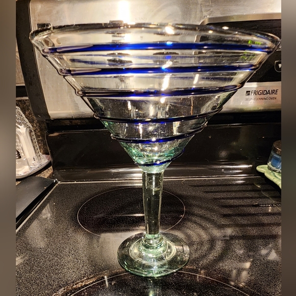 Hand blown Martini Glass - Picture 1 of 4